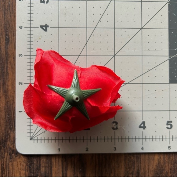 Artificial Red Roses - Picture 4 of 4